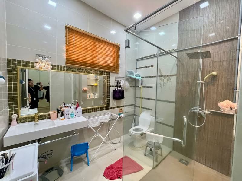 Rumah Berkembar untuk Dijual di Island Glades (Jelutong) - Xinnee . - Bathroom - PropertyGuru.com.my