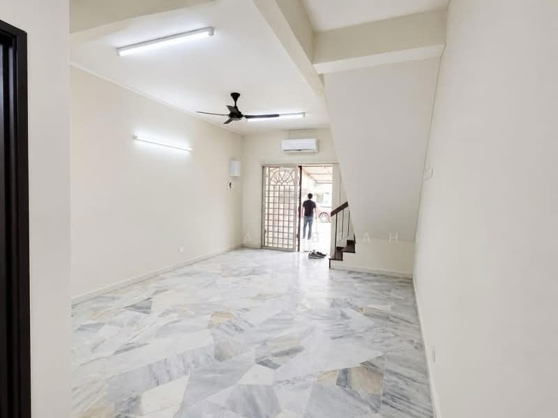 Rumah Teres 2 Tingkat untuk Disewa di Batu Caves (Selangor) - Hasniza Ibrahim - Living Room - PropertyGuru.com.my