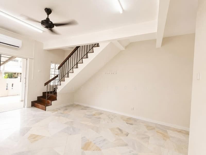 Rumah Teres 2 Tingkat untuk Disewa di Batu Caves (Selangor) - Hasniza Ibrahim - Living Room - PropertyGuru.com.my
