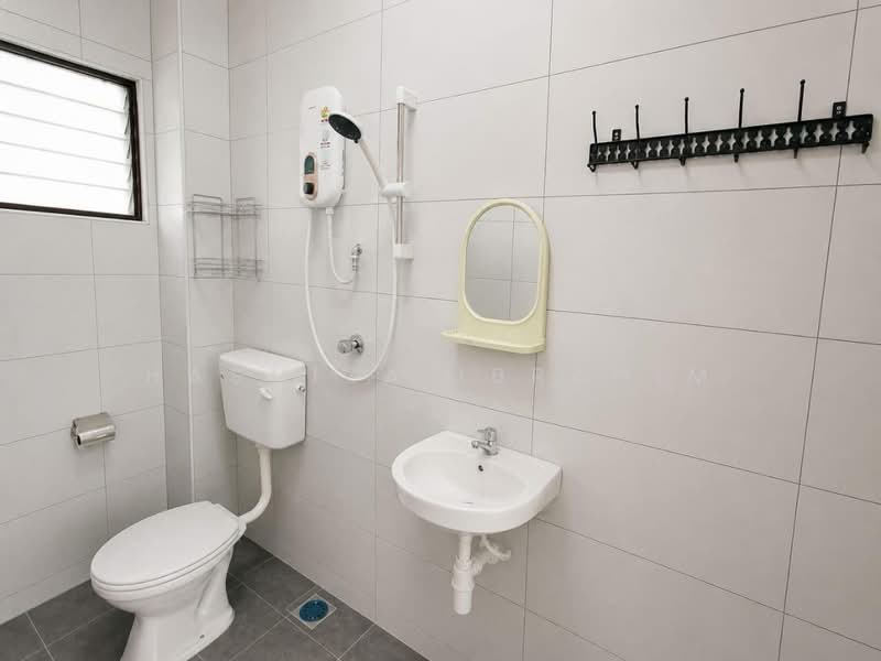 Rumah Teres 2 Tingkat untuk Disewa di Batu Caves (Selangor) - Hasniza Ibrahim - Bathroom - PropertyGuru.com.my