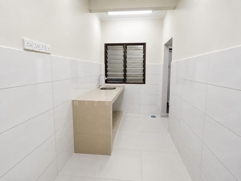 Rumah Teres 2 Tingkat untuk Disewa di Batu Caves (Selangor) - Hasniza Ibrahim - Kitchen - PropertyGuru.com.my