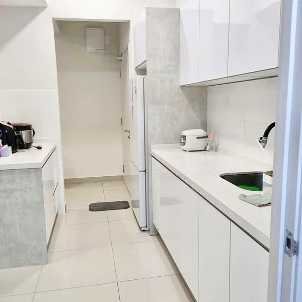 Kondominium untuk Dijual di Hillpark Residence - Shazwan CH - Kitchen - PropertyGuru.com.my