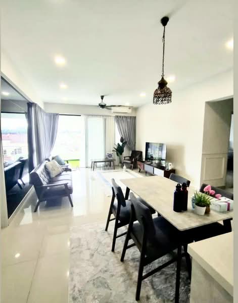 Kondominium untuk Dijual di Hillpark Residence - Shazwan CH - Living Room - PropertyGuru.com.my
