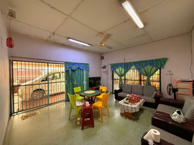 Rumah Teres 1 Tingkat untuk Dijual di Desa Jaya Kepong (Kepong) - Sean Yong - Living Room - PropertyGuru.com.my