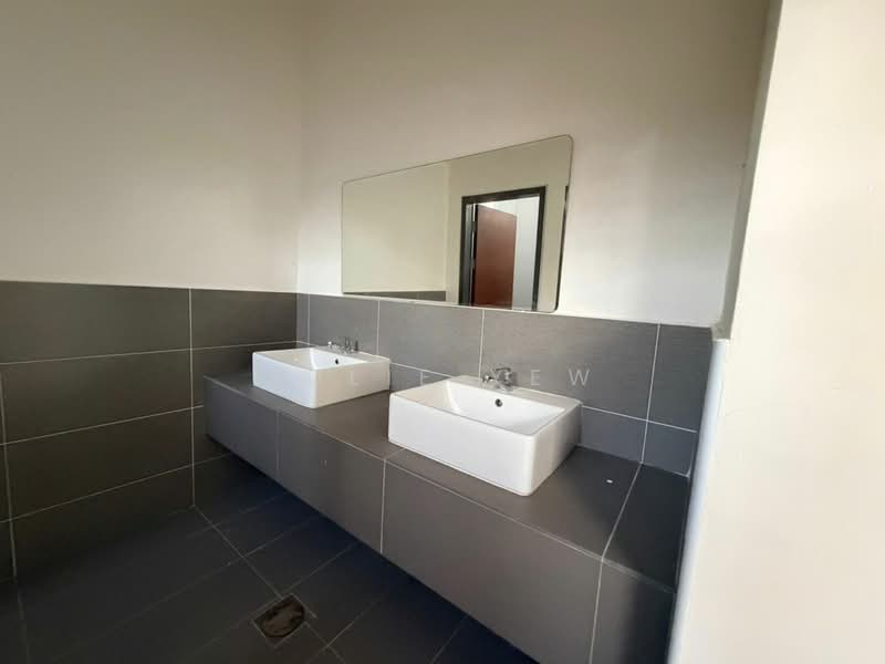 Shop for Rent in Iskandar Puteri (Nusajaya) (Johor) - Julie Yew - Bathroom - PropertyGuru.com.my
