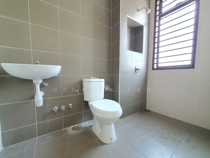 Rumah Teres 2-Tingkat untuk Disewa di Telok Panglima Garang (Selangor) - Henrick Tan - Bathroom - PropertyGuru.com.my