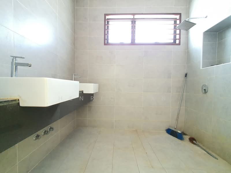 Rumah Teres 2-Tingkat untuk Disewa di Telok Panglima Garang (Selangor) - Henrick Tan - Bathroom - PropertyGuru.com.my