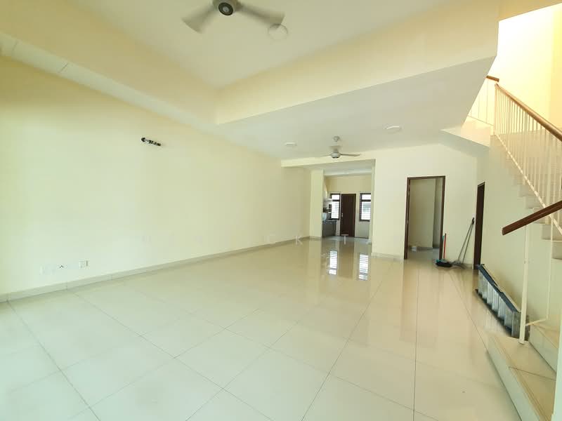 Rumah Teres 2-Tingkat untuk Disewa di Telok Panglima Garang (Selangor) - Henrick Tan - Living Room - PropertyGuru.com.my