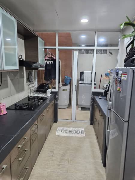 2.5-storey Terraced House for Sale in Taman Persiaran Desa (Seputeh) - YOUGESWARAN RAMADAS - Kitchen - PropertyGuru.com.my
