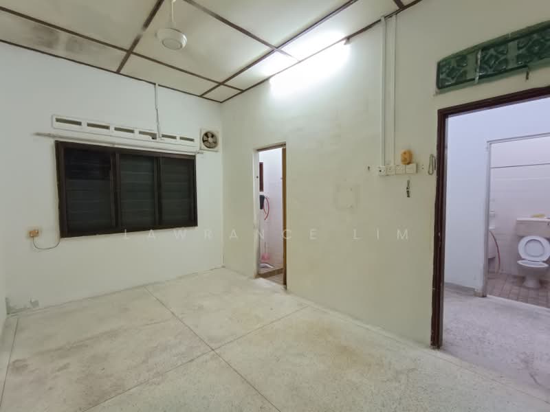 Rumah Teres 1 Tingkat untuk Dijual di Bukit Beruang (Bukit Baru) - Lawrance Lim - PropertyGuru.com.my