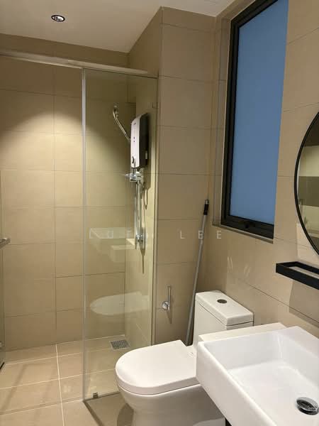Servis Apartment untuk Dijual di J.Dupion Residence - Luff Lee - Bathroom - PropertyGuru.com.my