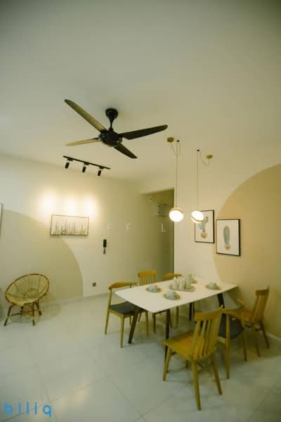 Servis Apartment untuk Dijual di J.Dupion Residence - Luff Lee - Dining Room - PropertyGuru.com.my