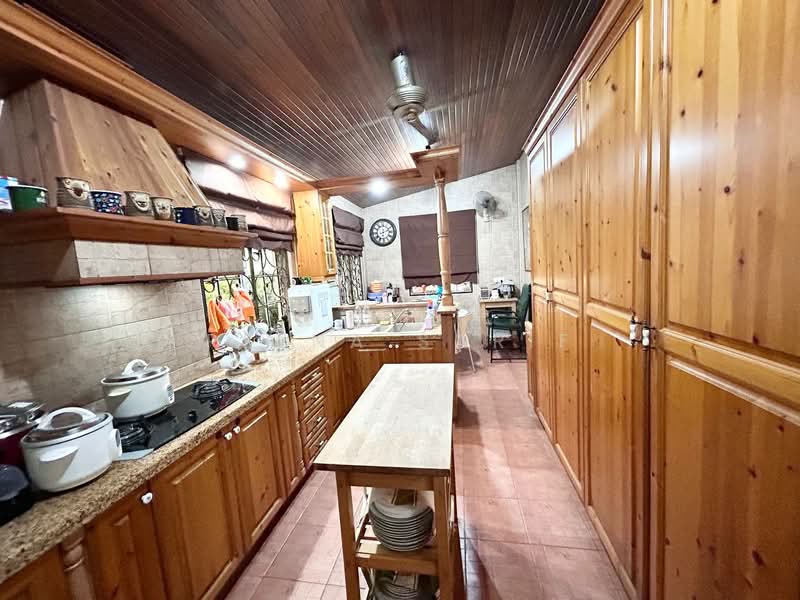 Rumah Banglo untuk Dijual di Bukit Jelutong (Shah Alam) - Reena Sarif - Kitchen - PropertyGuru.com.my