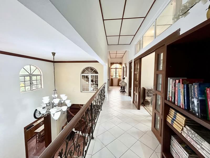 Rumah Banglo untuk Dijual di Bukit Jelutong (Shah Alam) - Reena Sarif - Corridor - PropertyGuru.com.my