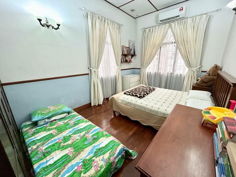 Rumah Banglo untuk Dijual di Bukit Jelutong (Shah Alam) - Reena Sarif - Bedroom - PropertyGuru.com.my
