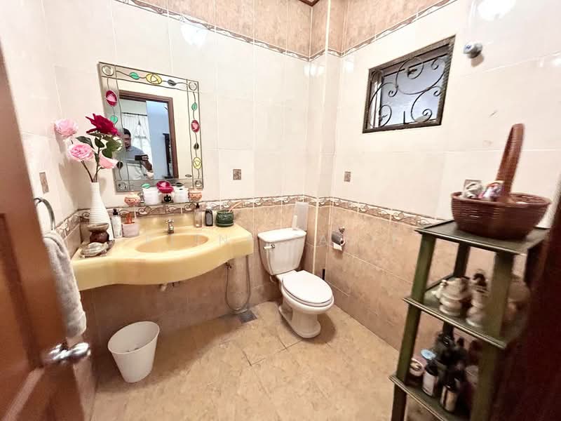 Rumah Banglo untuk Dijual di Bukit Jelutong (Shah Alam) - Reena Sarif - Bathroom - PropertyGuru.com.my