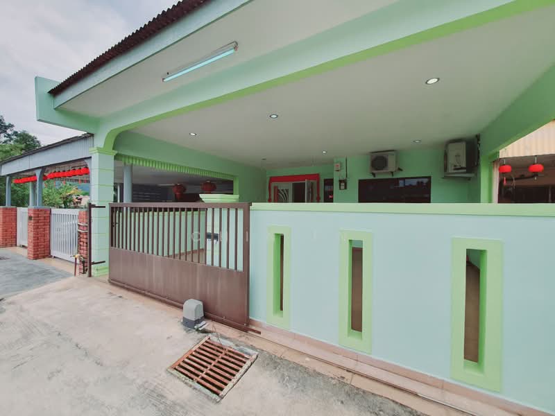 Rumah Teres 1 Tingkat untuk Dijual di Taman Kerjasama (Bukit Baru) - CHIN FN - Exterior - PropertyGuru.com.my
