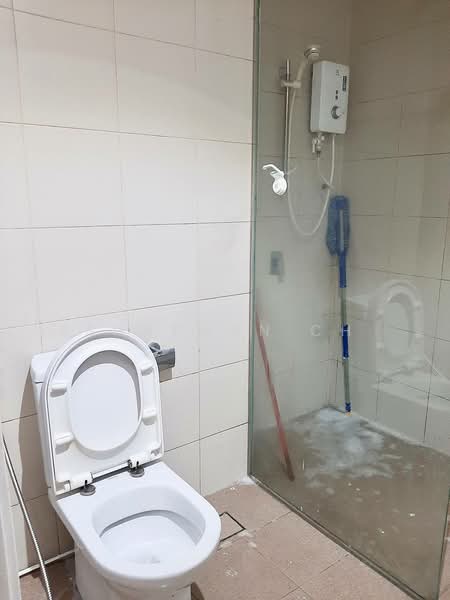 Servis Apartment untuk Dijual di Liberty Tower @ i-City - Shazwan CH - Bathroom - PropertyGuru.com.my