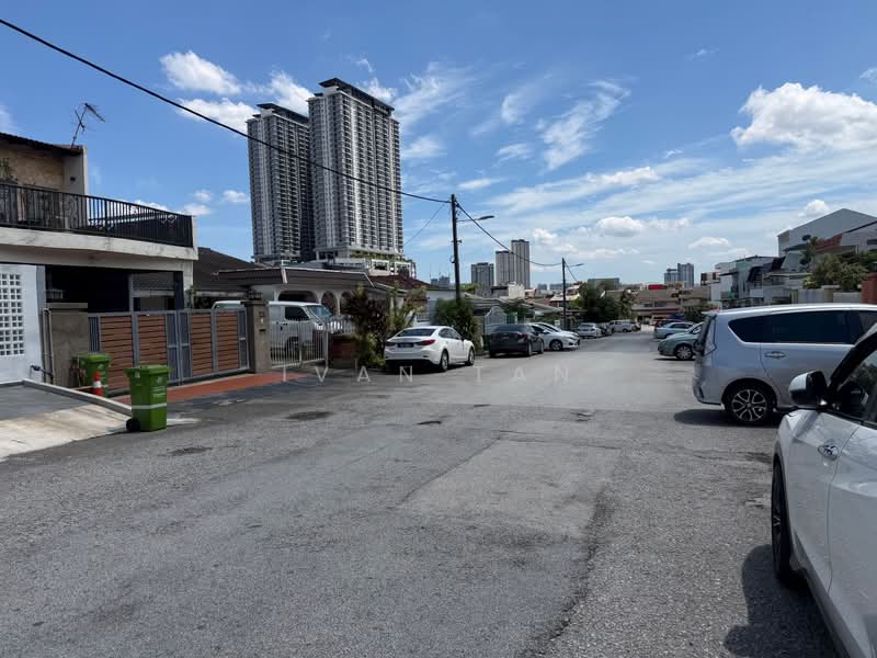 2.5-storey Terraced House for Sale in Bandar Baru Sri Petaling (Sri Petaling) - Ivan Tan - Exterior - PropertyGuru.com.my