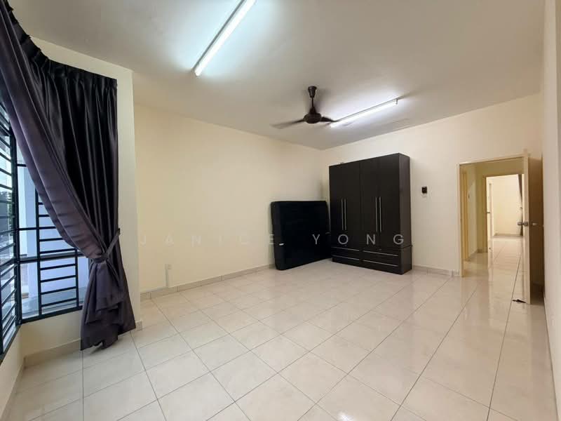 Rumah Teres 2 Tingkat untuk Disewa di Taman Mutiara Rini (Skudai) - Janice Yong - Bedroom - PropertyGuru.com.my