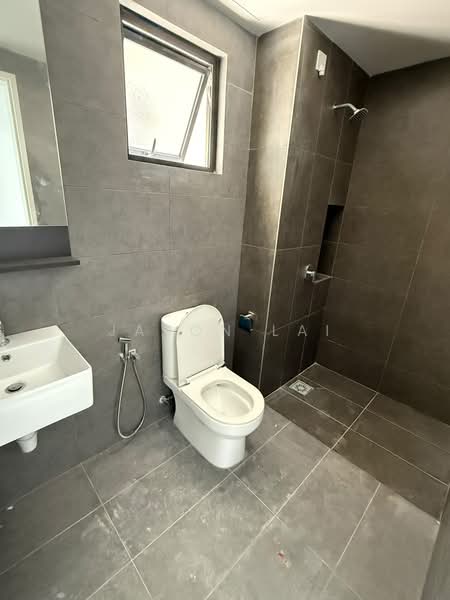 Kondominium untuk Dijual di D'Terra Residences - Jason Lai - Bathroom - PropertyGuru.com.my