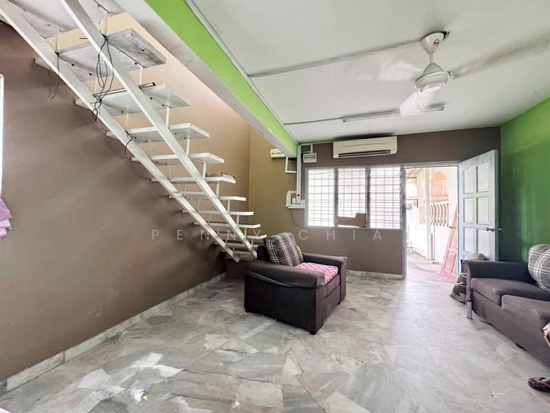 2-storey Terraced House for Sale in Kawasan 3, Taman Desawan (Klang) - Penny Chia - Living Room - PropertyGuru.com.my