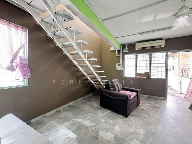 2-storey Terraced House for Sale in Kawasan 3, Taman Desawan (Klang) - Penny Chia - Living Room - PropertyGuru.com.my