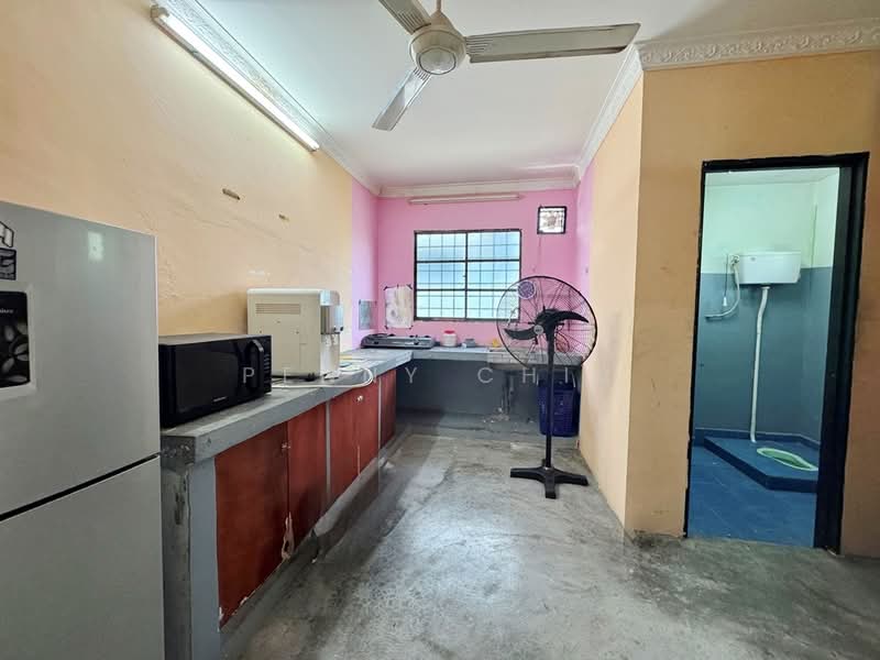 2-storey Terraced House for Sale in Kawasan 3, Taman Desawan (Klang) - Penny Chia - Kitchen - PropertyGuru.com.my