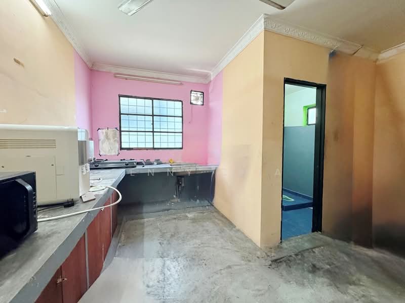 2-storey Terraced House for Sale in Kawasan 3, Taman Desawan (Klang) - Penny Chia - Kitchen - PropertyGuru.com.my