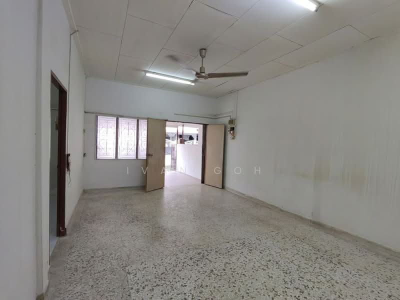 1-storey Terraced House for Sale in Kampung Lapan (Melaka City) - Ivan Goh - Living Room - PropertyGuru.com.my