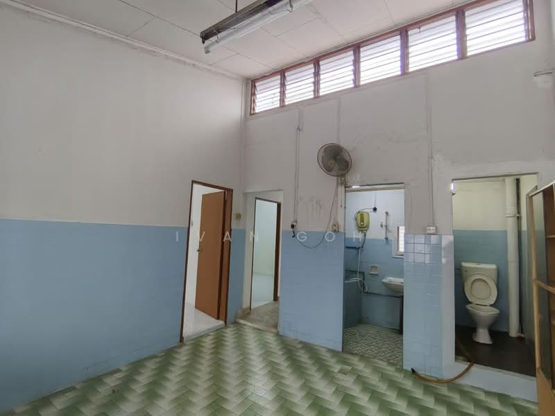 1-storey Terraced House for Sale in Kampung Lapan (Melaka City) - Ivan Goh - Bathroom - PropertyGuru.com.my