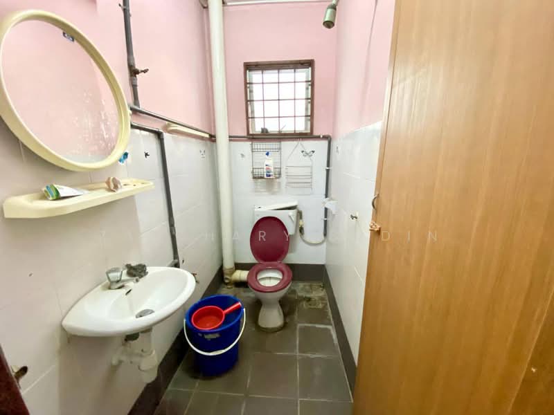 Cluster House for Sale in Taman Putra Perdana (Puchong) - Zamshary Budin - Bathroom - PropertyGuru.com.my