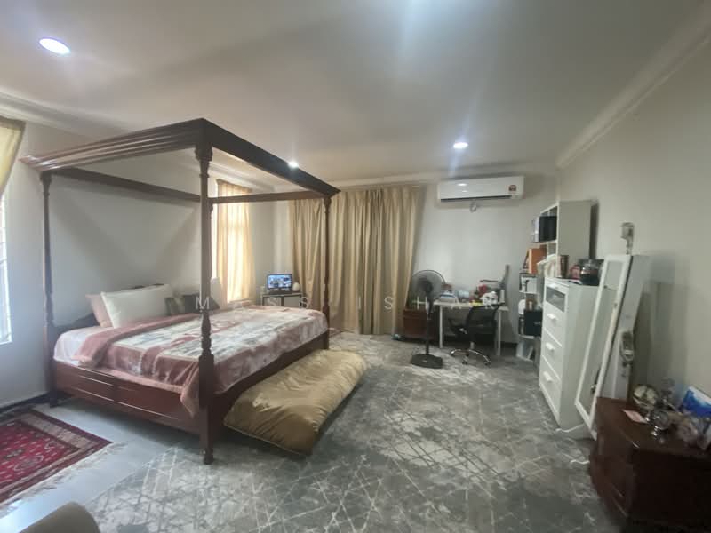 Servis Apartment untuk Dijual di Ukay Perdana - Mass Ishak - Bedroom - PropertyGuru.com.my