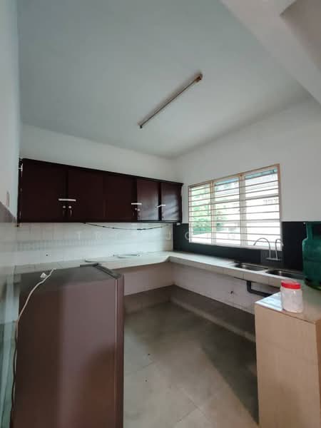 Rumah Teres 2 Tingkat untuk Disewa di Rawang Perdana 1 (Rawang) - Tris Jong - Kitchen - PropertyGuru.com.my