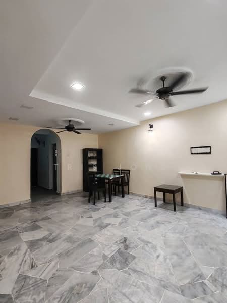 Rumah Teres 2 Tingkat untuk Disewa di Rawang Perdana 1 (Rawang) - Tris Jong - Living Room - PropertyGuru.com.my
