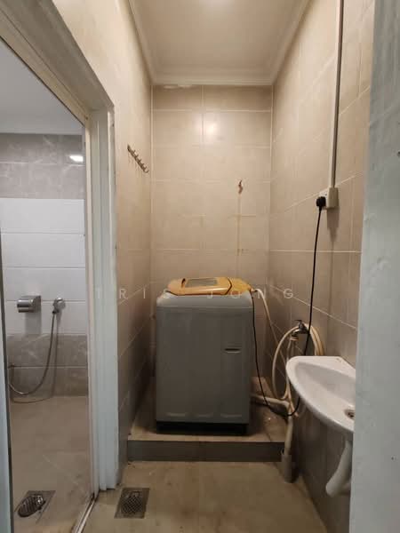 Rumah Teres 2 Tingkat untuk Disewa di Rawang Perdana 1 (Rawang) - Tris Jong - Bathroom - PropertyGuru.com.my