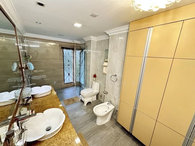 Rumah Berkembar untuk Dijual di SS4 (Petaling Jaya) - Fazie Noor - Bathroom - PropertyGuru.com.my