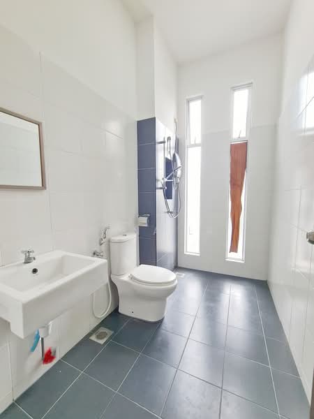 2-storey Terraced House for Sale in Taman Mount Austin (Tebrau) - Fiona Lai - Bathroom - PropertyGuru.com.my