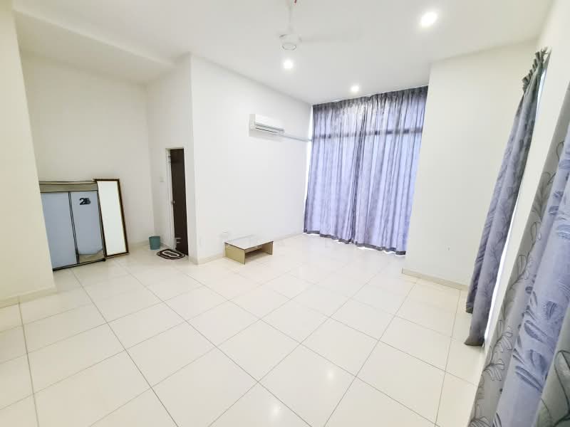 2-storey Terraced House for Sale in Taman Mount Austin (Tebrau) - Fiona Lai - Living Room - PropertyGuru.com.my