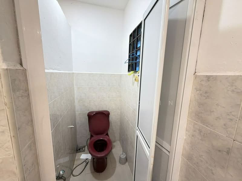 1-storey Terraced House for Rent in Taman Sentosa (Johor Bahru) - Calley Chin - Bathroom - PropertyGuru.com.my