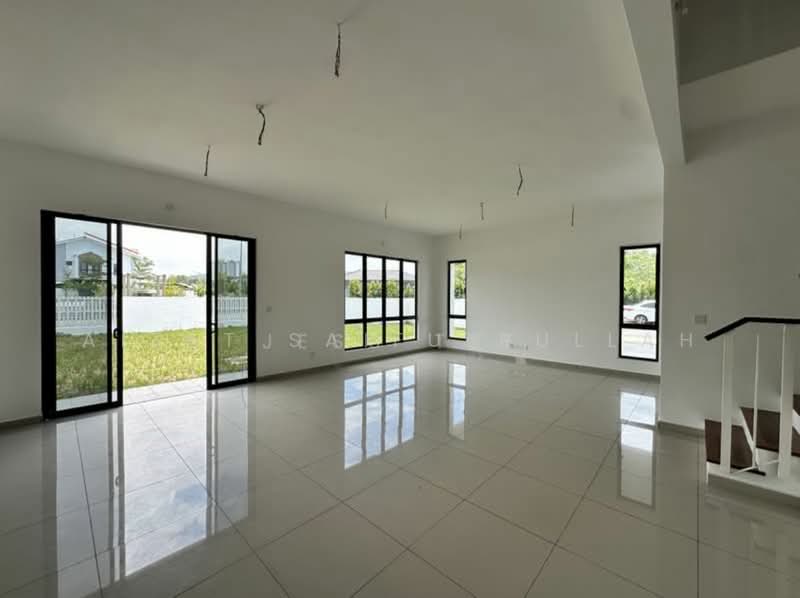 Semi-Detached House for Sale in Setia Utama (Setia Alam) - Aizat Saifulrullah - Living Room - PropertyGuru.com.my