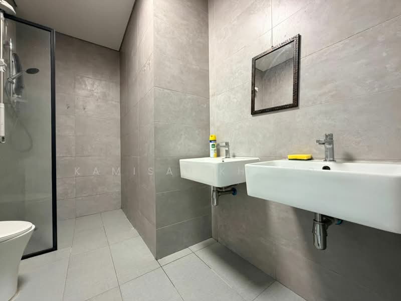Kondominium untuk Dijual di Residensi Pantai Sentral 3 - Kamisah Khalid - Bathroom - PropertyGuru.com.my