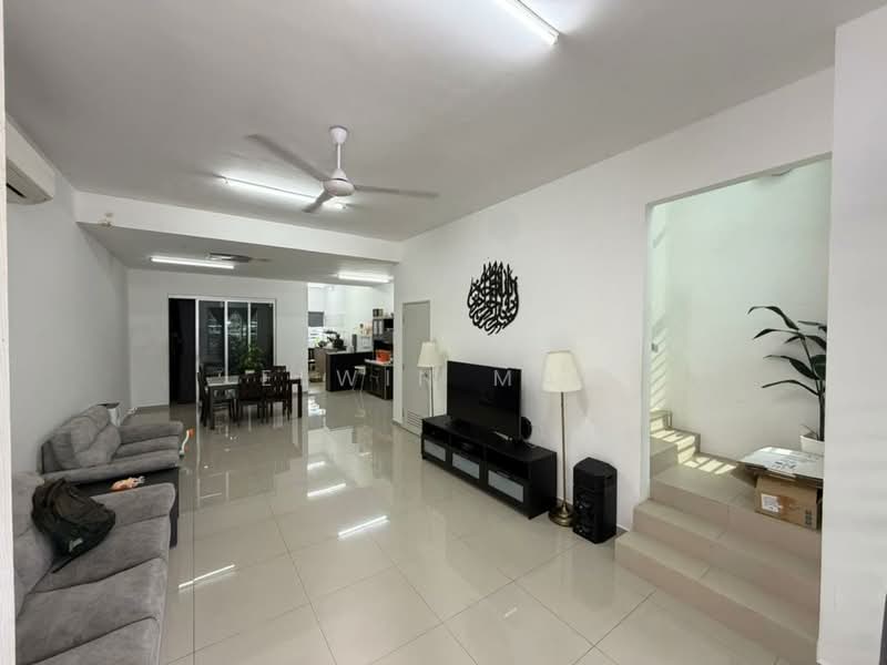 Rumah Teres 2 Tingkat untuk Dijual di Bandar Tasik Puteri (Rawang) - Elwin Mah - Living Room - PropertyGuru.com.my