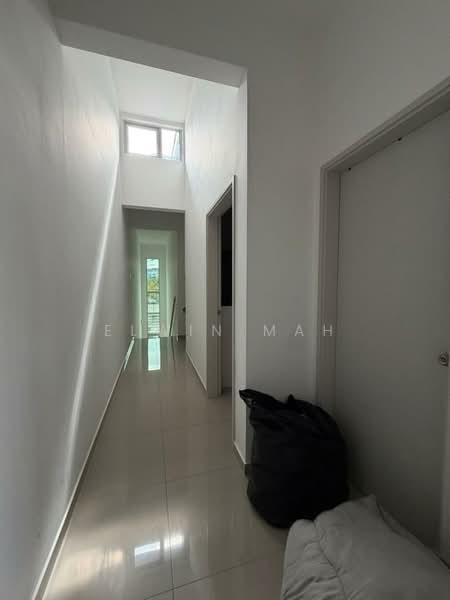Rumah Teres 2 Tingkat untuk Dijual di Bandar Tasik Puteri (Rawang) - Elwin Mah - Corridor - PropertyGuru.com.my