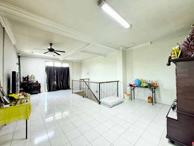 Rumah Teres 2.5 Tingkat untuk Dijual di Sepang (Selangor) - Zaidah Ahmad - Living Room - PropertyGuru.com.my