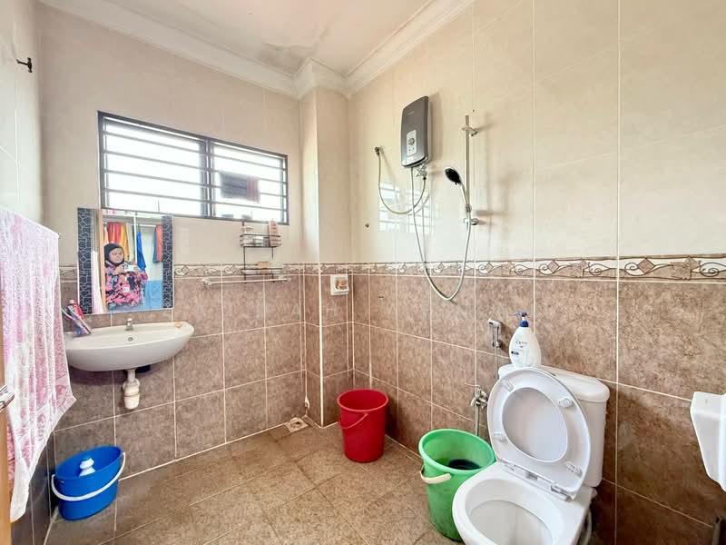 Rumah Teres 2.5 Tingkat untuk Dijual di Sepang (Selangor) - Zaidah Ahmad - Bathroom - PropertyGuru.com.my