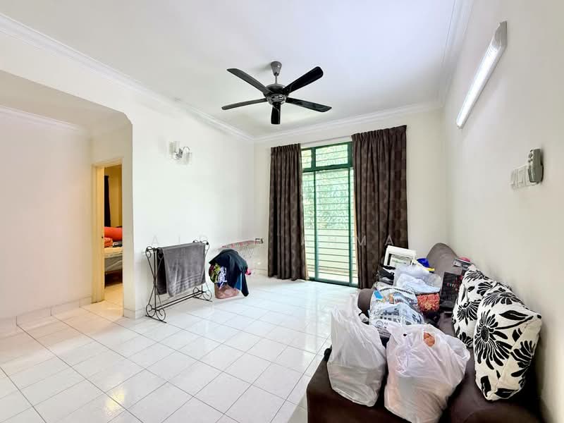 Rumah Teres 2.5 Tingkat untuk Dijual di Sepang (Selangor) - Zaidah Ahmad - Living Room - PropertyGuru.com.my