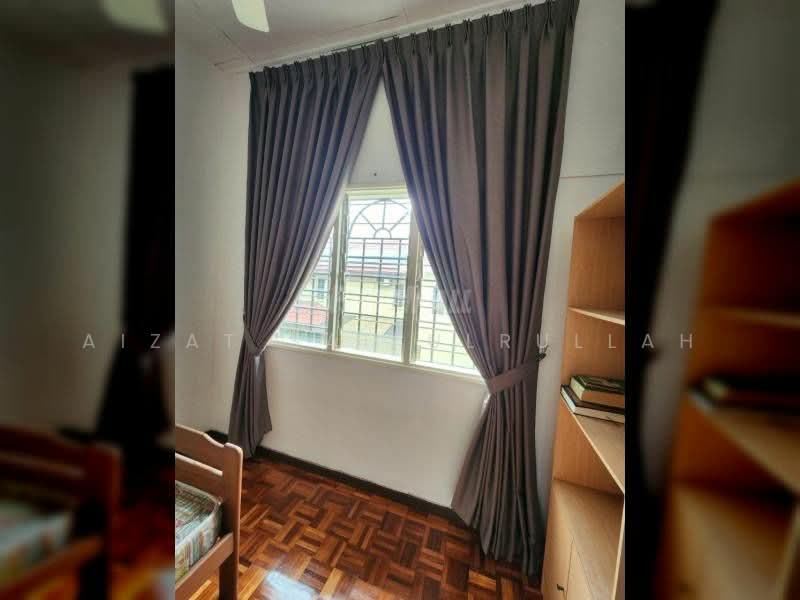 Terraced House for Sale in Bandar Kinrara Seksyen 5 (Bandar Kinrara) - Aizat Saifulrullah - Bedroom - PropertyGuru.com.my