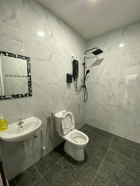 Rumah Teres untuk Disewa di Taman Desa Tebrau (Tebrau) - JOANNE YONG - Bathroom - PropertyGuru.com.my