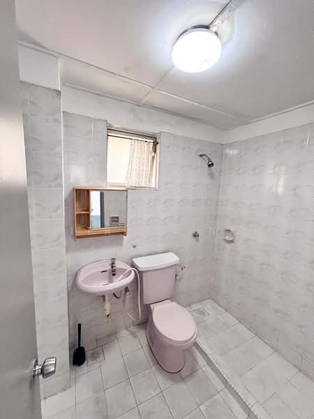 Condominium for Sale at Sri Mahligai Condominium & Townhouse - Fitri Zainal - Master Bathroom - PropertyGuru.com.my